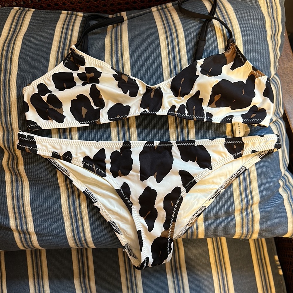 Solid and Striped Bikini Leopard - Picture 2 of 3